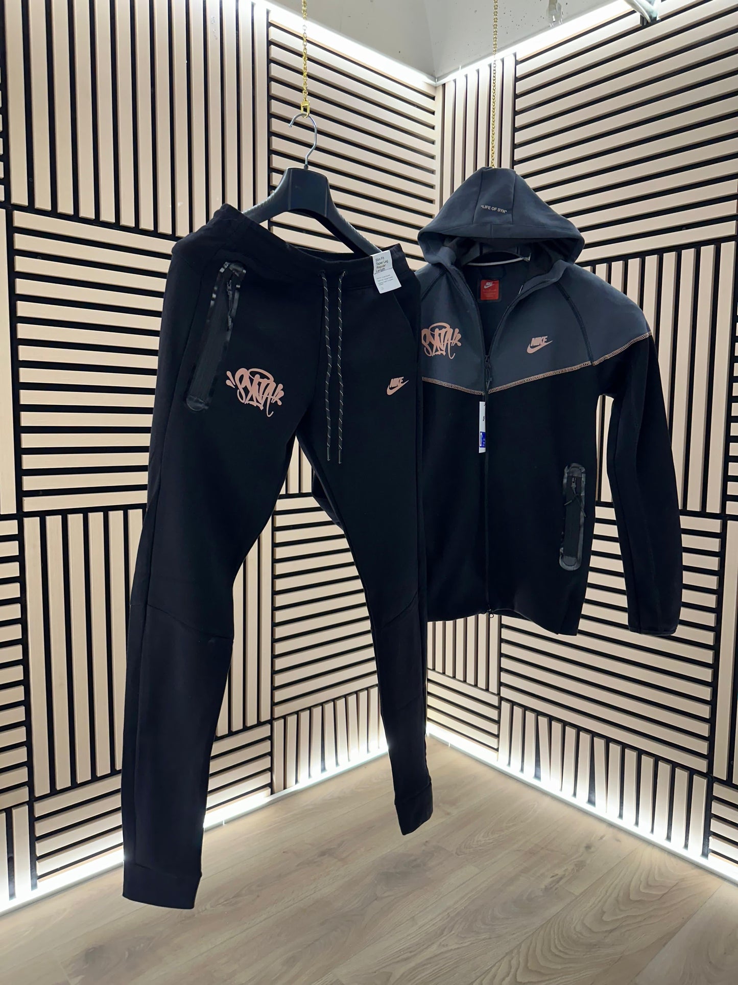 Nike Tech x Syna World/ 15€