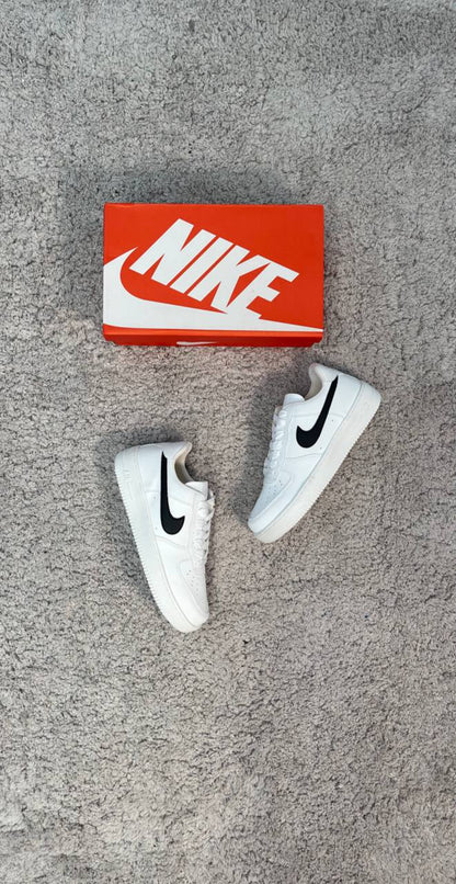 Air Force 1 logo negro "Baja calidad"