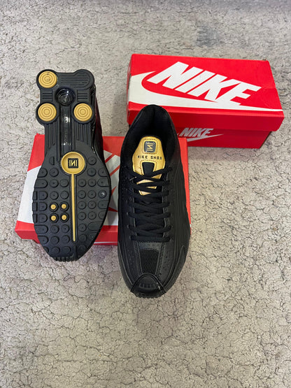 Nike Shox R4 negras