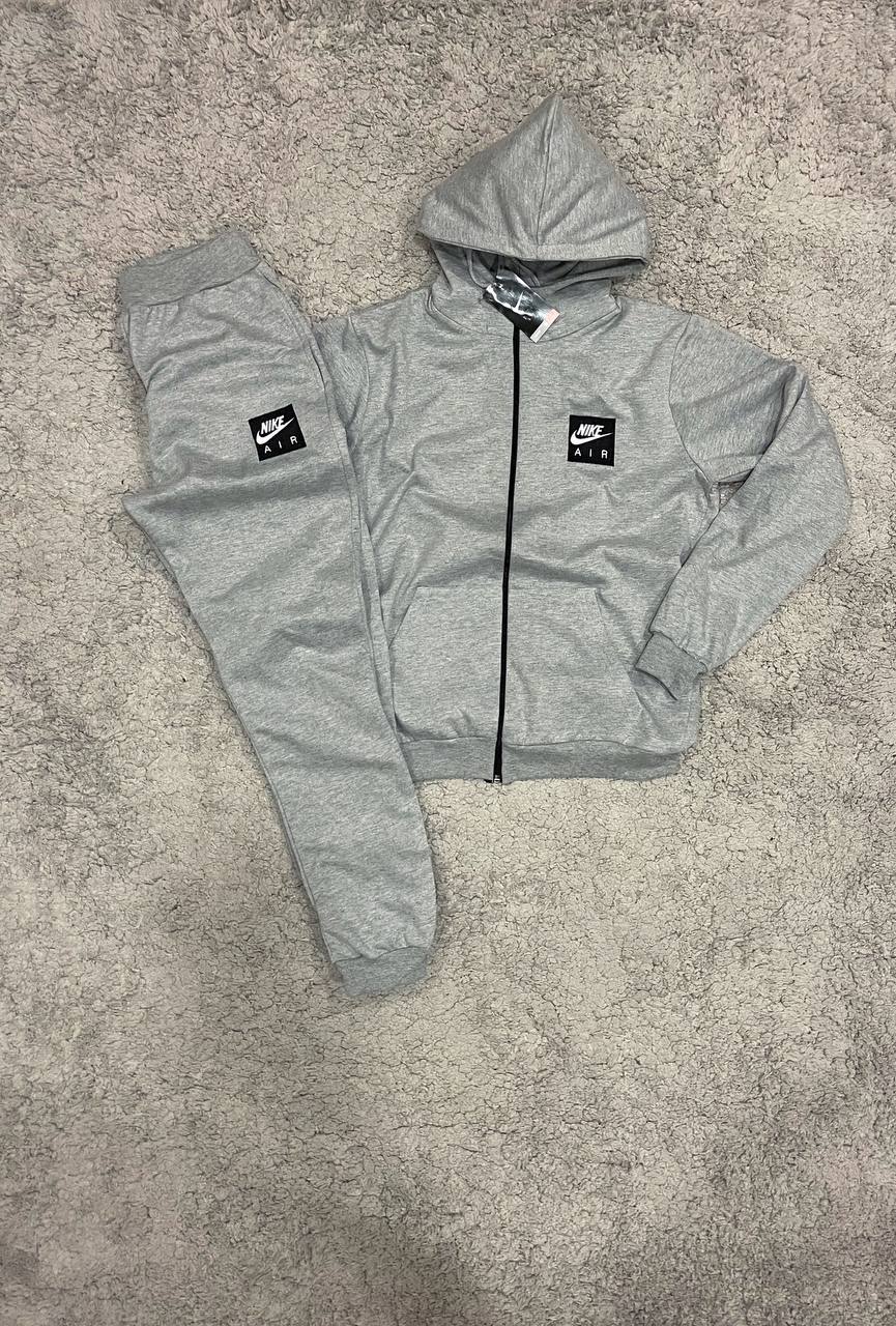 Chándal Nike gris “novedad” "Baja calidad"