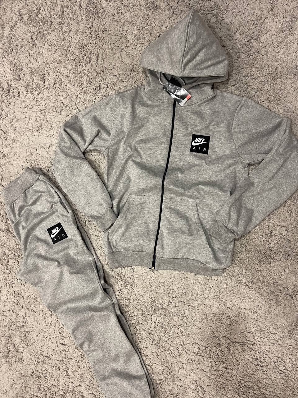 Chándal Nike gris “novedad” "Baja calidad"