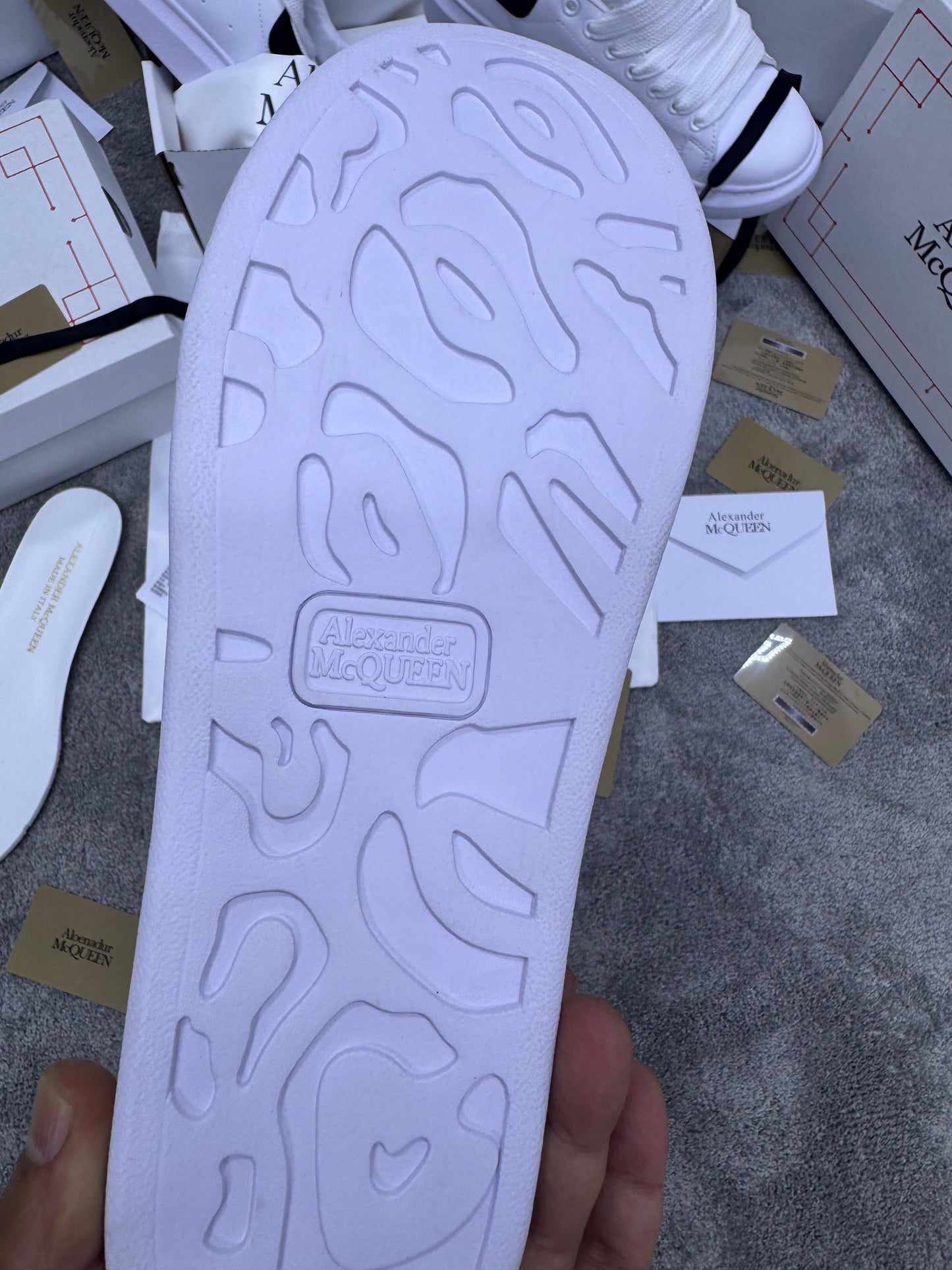 ALEXANDER MCQUEEN blanca y negra