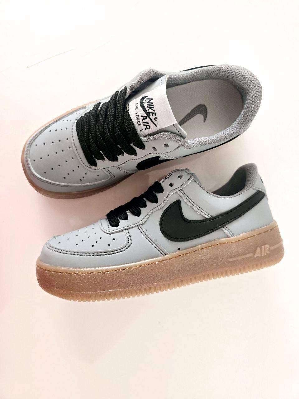AIR FORCE 1 (gris ) "calidad MEDIA"