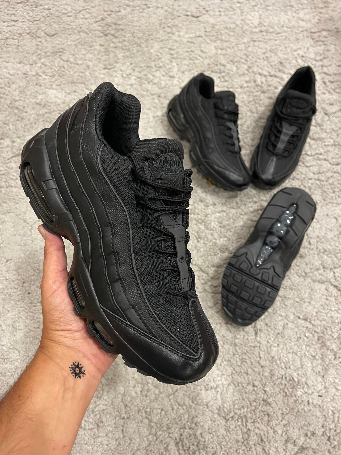 Nike Air Max negras